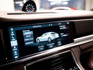 Porsche Panamera Turbo 4.0 V8 463кВ