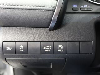 Toyota Camry Luxury Business 2.5 131kW