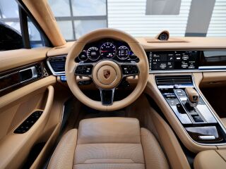 Porsche Panamera Turbo V8 4.0 404kW