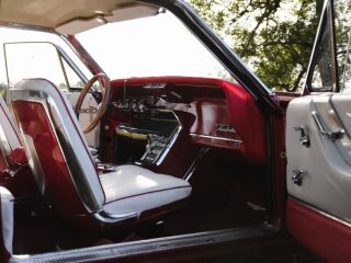 Ford Thunderbird 6.4 V8 224kW