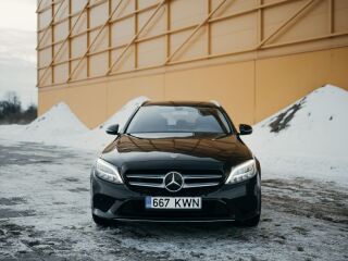 Mercedes-Benz C 300 e 2.0 235kW