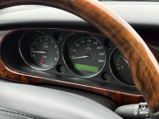Jaguar XJ8 4.2 V8 219kW