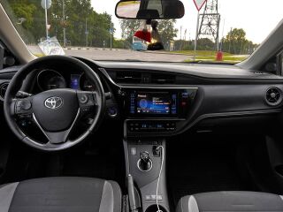 Toyota Auris 1.8 73kW