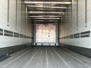 Schmitz Cargobull SKO24 FP45 Doppelstock Thermo King SLX40
