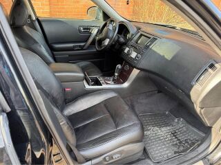 Infiniti FX45 4.5 V8 232kW