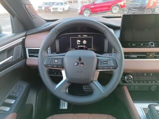Mitsubishi Outlander Instyle Plus Luxury 4WD 2.4 PHEV 225kW