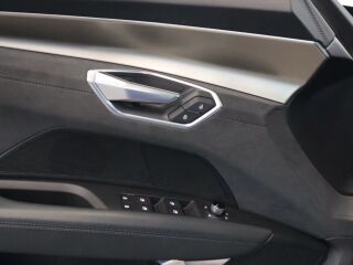 Audi e-tron GT quattro 350kW 140kW