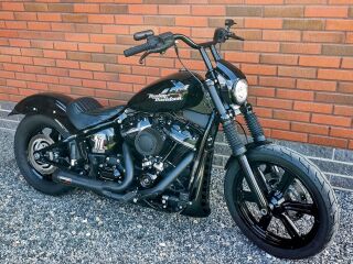 Harley-Davidson Softail Street Bob V2