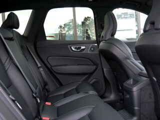 Volvo XC60 AWD 4C B&W LUXURY+ BLACK EDITION INTELLI PRO 2.0 T6 Plug-in LONG RANGE 293kW