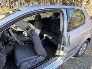 Volkswagen Golf V 1.6 85kW