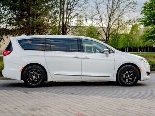 Chrysler Pacifica Limited 3.6 214kW