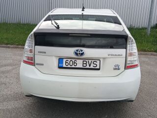 Toyota Prius 1.8 73кВ