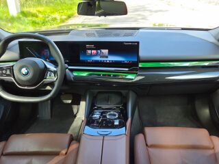 BMW i5 eDrive40 250кВ