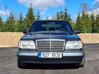 Mercedes-Benz E 250 2.5 83kW