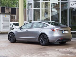 Tesla Model 3 SR + RWD Highland 208kW