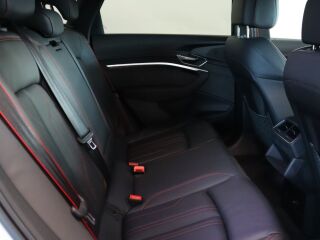 Audi Q8 e-tron S line 55 quattro 300kW 158kW