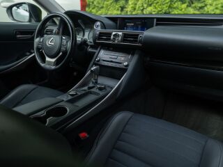 Lexus IS 300h 2.5 133кВ