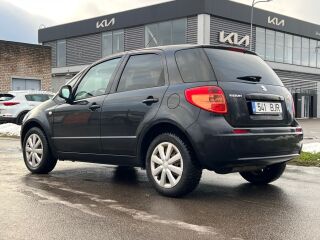 Suzuki SX4 Laxery edition 1.5 R4 16v 82kW