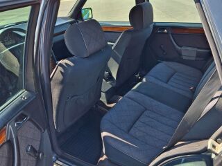Mercedes-Benz E 250 2.5 83kW