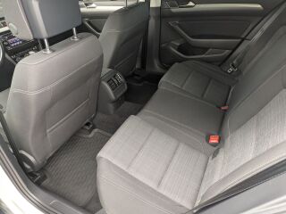 Volkswagen Passat Business 1.5 TSI 110кВ