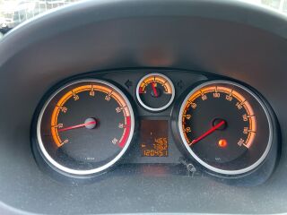 Opel Corsa 1.2 63кВ