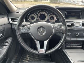 Mercedes-Benz E 350 BLUETEC 4MATIC 3.0 V6 190kW