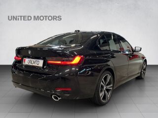 BMW 320 d xDrive 2.0 R4 140kW