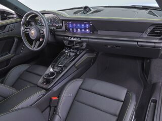 Porsche 911 Carrera 4 GTS Coupe T-Hybrid 3.6 398kW