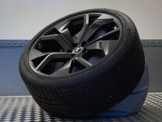 Audi RS Q8 4.0 441кВ