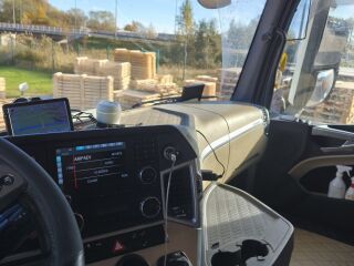 Mercedes-Benz Actros 2551