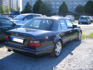 Mercedes-Benz E 500 Limited 5.0 V8 235kW
