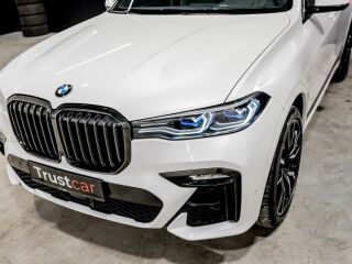 BMW X7 Individual-Sky lounge-M Paket 3.0 250kW