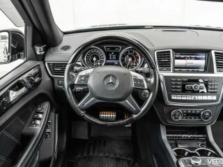 Mercedes-Benz GL 63 AMG 5.5 V8 Bi-Turbo 410kW