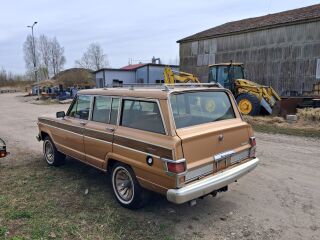 Jeep Wagoneer Limited 5.9 V8