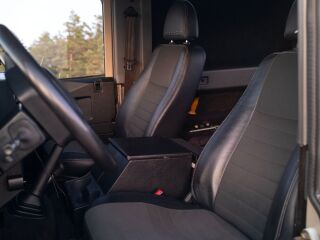 Land Rover Defender 2.4 90kW