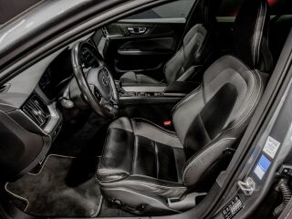 Volvo V60 D4 R-Design 2.0 140kW