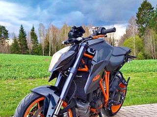 KTM 1290 Super Duke R V2 127kW