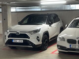 Toyota RAV4 Hybrid / Style / Technology Pakett 2.5 131кВ