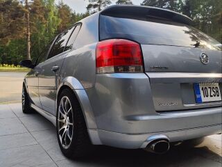 Opel Signum 3.2 155kW