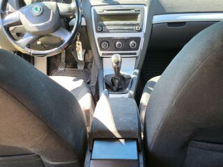 Skoda Octavia 1.6 77кВ