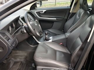 Volvo XC60 AWD 2.4 R5 120кВ