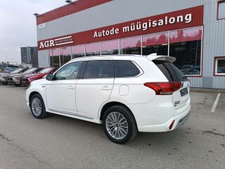 Mitsubishi Outlander Instyle 4WD 2.4 PHEV 165kW