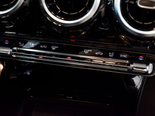 Mercedes-Benz A 200 AMG-Line 1.3 120kW