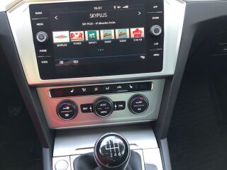 Volkswagen Passat 1.5 110кВ