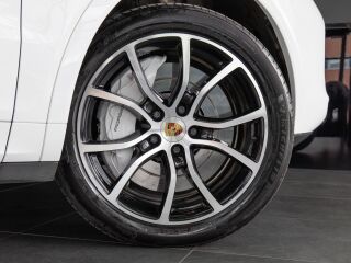Porsche Cayenne Turbo 4.0 404кВ