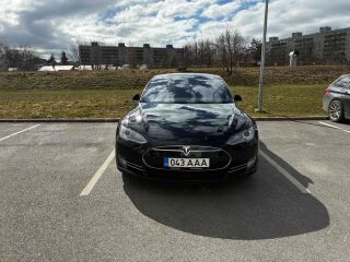 Tesla Model S 90D