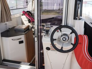 Quicksilver Pilothouse 755 300kW