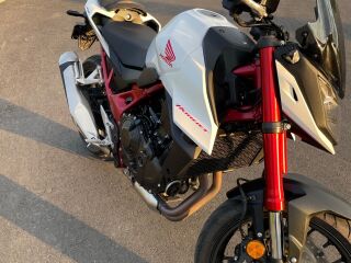 Honda CB 750 Mat Pearl Glare White 67kW