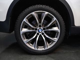 BMW X6 xDrive50i 4.4 V8 330kW