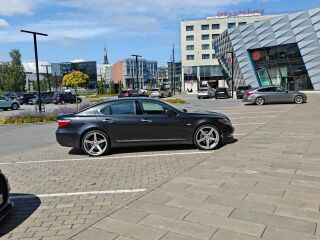 Lexus LS 600h 5.0 V8 290kW